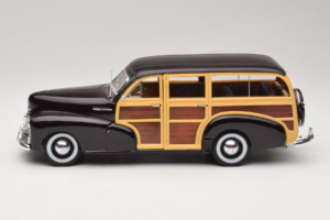 Chevrolet Fleetmaster Woody Noir Maisto 1:18 56043 Métal Moulé — image 4 sur 8