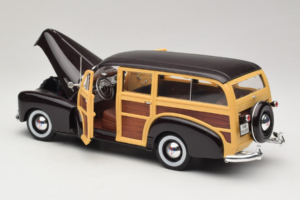 Chevrolet Fleetmaster Woody Noir Maisto 1:18 56043 Métal Moulé — image 5 sur 8