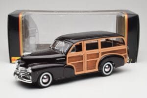 Chevrolet Fleetmaster Woody Noir & Wood Panels Maisto 1:18 43697545B Métal Moulé — image 8 sur 8