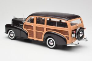 Chevrolet Fleetmaster Woody Brun Maisto 1:18 36854 Métal Moulé — image 7 sur 8