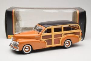 Chevrolet Fleetmaster Woody Or Maisto 1:18 56042 Métal Moulé — image 8 sur 8