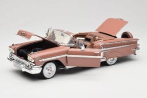 Chevrolet Impala Cabriolet Marron Motormax 1:18 73112 Métal Moulé — image 2 sur 8