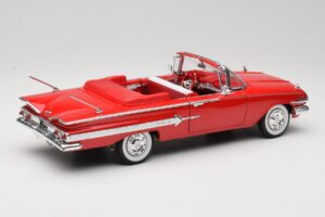 Chevrolet Impala Cabriolet Rouge Welly 1:18 9864W Métal Moulé — image 3 sur 8