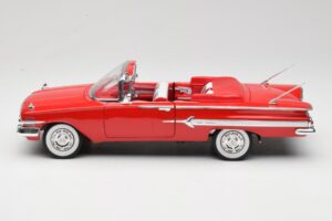 Chevrolet Impala Cabriolet Rouge Welly 1:18 9864W Métal Moulé — image 4 sur 8