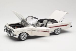 Chevrolet Impala Cabriolet Blanc Sun Star 1:18 3405 Métal Moulé — image 2 sur 8