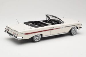 Chevrolet Impala Cabriolet Blanc Sun Star 1:18 3405 Métal Moulé — image 3 sur 8