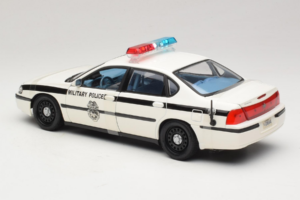 Chevrolet Impala Military Police Maisto 1:18 36611 Métal Moulé — image 5 sur 6