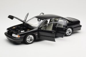 Chevrolet Impala SS Noir AUTOart 1:18 71091 Métal Moulé — image 2 sur 8