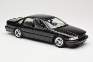 Chevrolet Impala SS Noir AUTOart 1:18 71091 Métal Moulé — image 6 sur 8