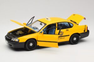 Chevrolet Impala Taxi Maisto 1:18 36617 Métal Moulé — image 2 sur 8