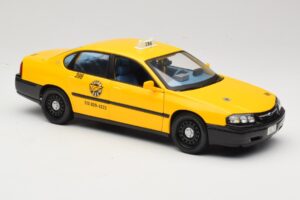 Chevrolet Impala Taxi Maisto 1:18 36617 Métal Moulé — image 6 sur 8