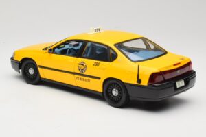 Chevrolet Impala Taxi Maisto 1:18 36617 Métal Moulé — image 7 sur 8