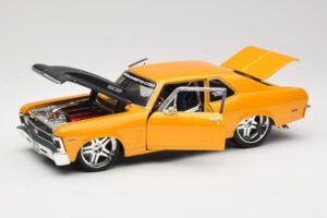 Chevrolet Nova SS Or Maisto 1:18 31083 Métal Moulé — image 2 sur 8