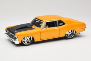 Chevrolet Nova SS Or Maisto 1:18 31083 Métal Moulé
