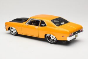 Chevrolet Nova SS Or Maisto 1:18 31083 Métal Moulé — image 7 sur 8