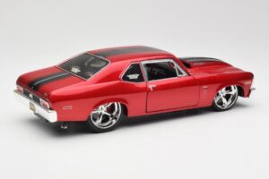 Chevrolet Nova SS Coupé Rouge Maisto 1:18 31083-M1 Métal Moulé — image 3 sur 8