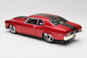 Chevrolet Nova SS Coupé Rouge Maisto 1:18 31083-M1 Métal Moulé — image 7 sur 8