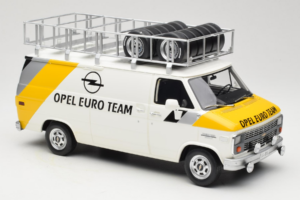 Opel Manta 400 Group B Rally Tour de Corse 1984 Avec Chevrolet G30 Véhicule d'Assistance Otto 1:18 OT491 Résine — image 7 sur 13