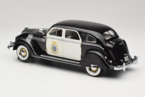 Chrysler Airflow Voiture de Police Signature Models 1:18 CCSM01 Métal Moulé — image 5 sur 6