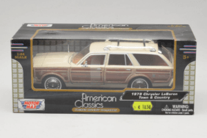 Chrysler LeBaron Town & Country Beige Motormax 1:24 MM7331BG Métal Moulé