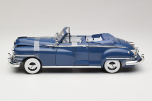 Chrysler New Yorker Bleu Signature Models 1:18 CT-68629 Métal Moulé — image 3 sur 6