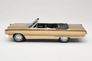 Chrysler Newport Cabriolet Gold Metallic BoS Models 1:18 BOS273 Résine — image 3 sur 6