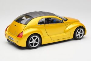 Chrysler Pronto Cruizer Or Maisto 1:18 37800 Métal Moulé — image 3 sur 8