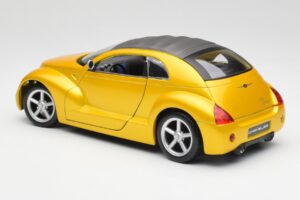 Chrysler Pronto Cruizer Or Maisto 1:18 37800 Métal Moulé — image 7 sur 8
