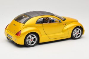 Chrysler Pronto Cruizer Or Maisto 1:18 50338 Métal Moulé — image 3 sur 8