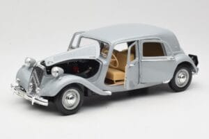 Citroen 15CV 6 Cyl Gris Maisto 1:18 50313 Métal Moulé — image 2 sur 8