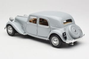 Citroen 15CV 6 Cyl Gris Maisto 1:18 50313 Métal Moulé — image 7 sur 8