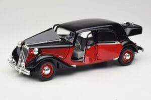 Citroen 15CV 6 Cyl Noir & Rouge Valmy Maisto 1:18 56009 Métal Moulé — image 2 sur 8