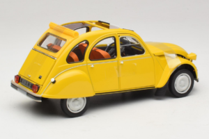 Citroen 2CV 6 Club Mimosa Yellow Norev 1:18 181496 Métal Moulé — image 2 sur 6