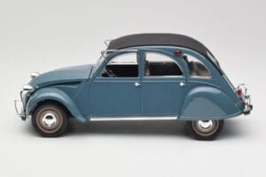Citroen 2CV Bleu Nuit Solido 1:18 8028 Métal Moulé — image 3 sur 6