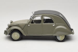 Citroen 2CV Vert Maisto 1:18 50289 Métal Moulé — image 4 sur 8