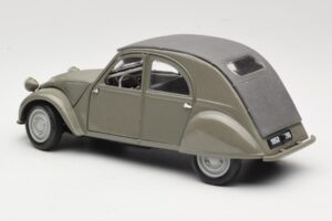 Citroen 2CV Gris Maisto 1:18 31834 Métal Moulé — image 7 sur 8