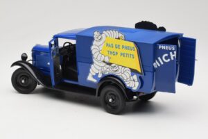 Citroen C4 F Pas de Pneus Trop Petit Bleu Solido 1:18 151235-00 Métal Moulé — image 5 sur 8