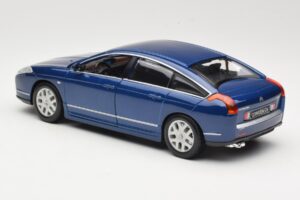 Citroen C6 Bleu Bburago 1:18 18-12073 Métal Moulé — image 7 sur 8
