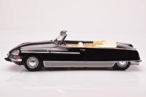 Citroen DS 21 Palm Beach Noir Norev 1:18 181746 Métal Moulé — image 3 sur 6