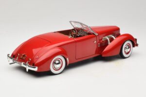Cord 812 Cabriolet Rouge American Muscle 1:18 32158 Métal Moulé — image 3 sur 8
