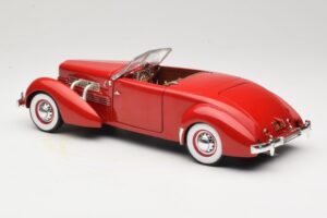 Cord 812 Cabriolet Rouge American Muscle 1:18 32158 Métal Moulé — image 7 sur 8