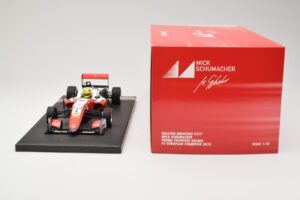 Dallara Mercedes F317 #4 M. Schumacher Prema Theodore Racing European F3 Champion 2018 Minichamps 1:18 517181804 Métal Moulé — image 6 sur 6