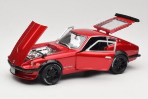 Datsun 240Z S30 Rouge Maisto 1:18 32611 Métal Moulé — image 2 sur 8