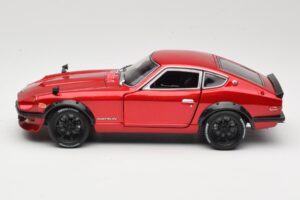 Datsun 240Z S30 Rouge Maisto 1:18 32611 Métal Moulé — image 4 sur 8
