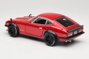 Datsun 240Z S30 Rouge Maisto 1:18 32611 Métal Moulé — image 7 sur 8