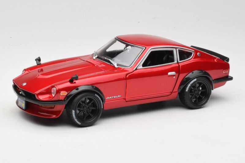 Datsun 240Z S30 Rouge Maisto 1:18 32611 Métal Moulé