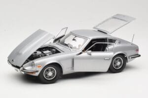 Datsun 240Z S30 Argent Sun Star 1:18 3503 Métal Moulé — image 2 sur 8