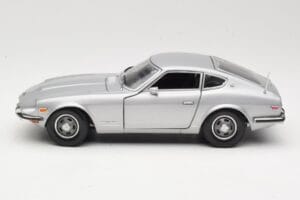 Datsun 240Z S30 Argent Sun Star 1:18 3503 Métal Moulé — image 4 sur 8