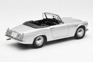 Datsun Fairlady 2000 SR311 Roadster Argent AUTOart 1:18 77432 Métal Moulé — image 3 sur 8