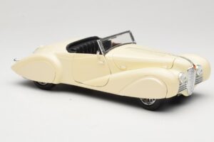 Delahaye Cabriolet Crème Guiloy 1:18 68580 Métal Moulé — image 6 sur 8